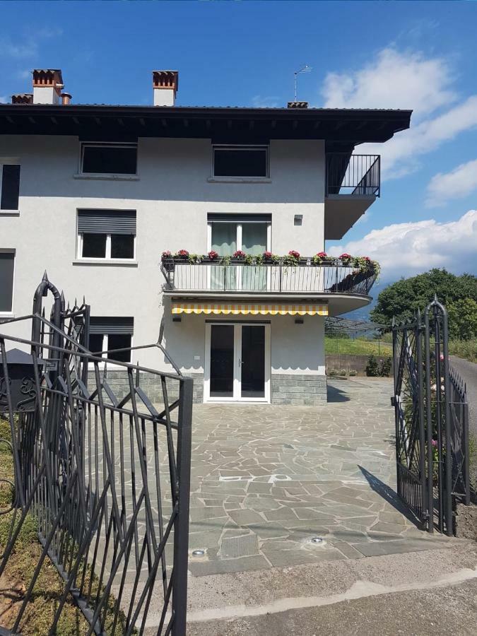 Villa Ml House Costa Volpino Exterior foto